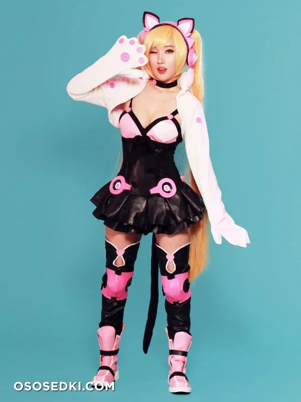 Rinnie Riot - Lucky Chloe - 2