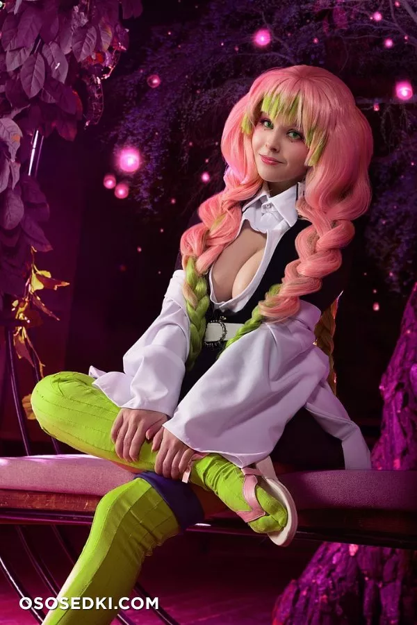 Helly von Valentine. Mitsuri. Demon Slayer: Kimetsu no Yaiba - 2