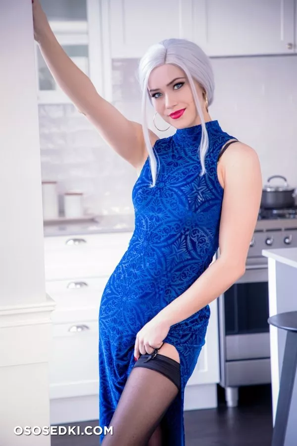 Nichameleon in blue dress - 2