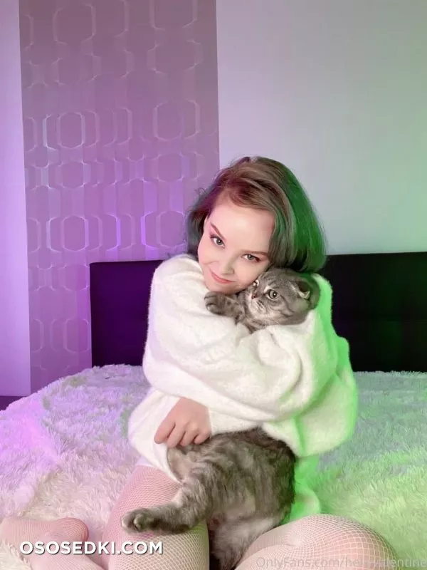 Helly Valentine. White Fishnet Tights. Cat - 2