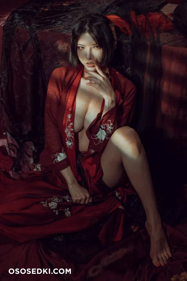Xia Xiaoqiu Qiuqiu. Dark Red Account - 2