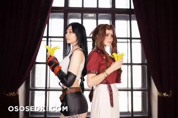 [50] Final Fantasy - Aerith and Tifa - 2