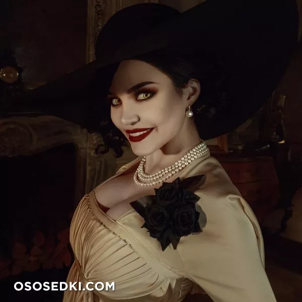 Kalinka Fox - Alcina Dimitrescu - 2