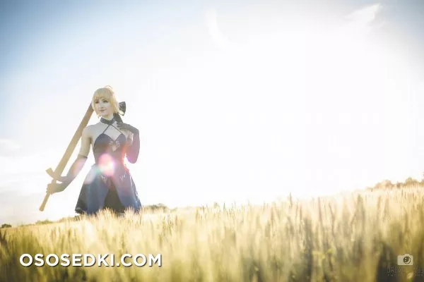 Luxlo cosplay - Saber (Fate) - 2