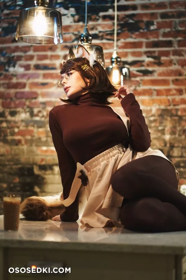 Jenna Lynn Meowri 4 - 2