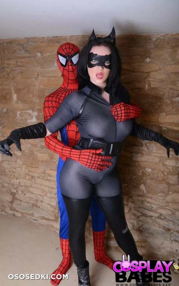 Catwoman &amp; Spider-Man (DC &amp; Marvel) Cosplay Babes - 2