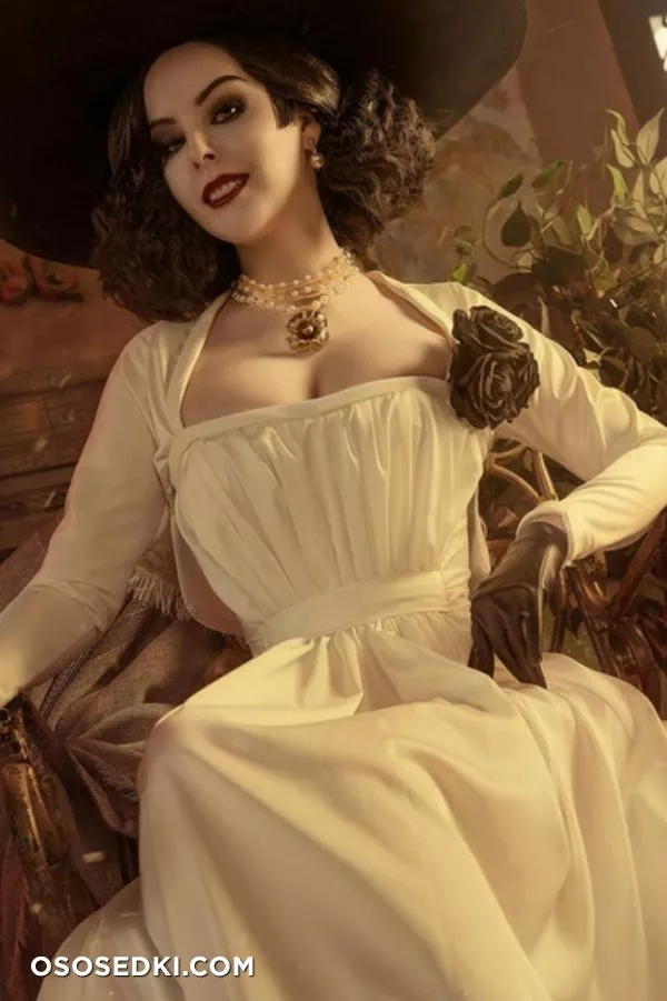 Helly Valentine. Alcina Dimitrescu. Resident Evil Village - 1