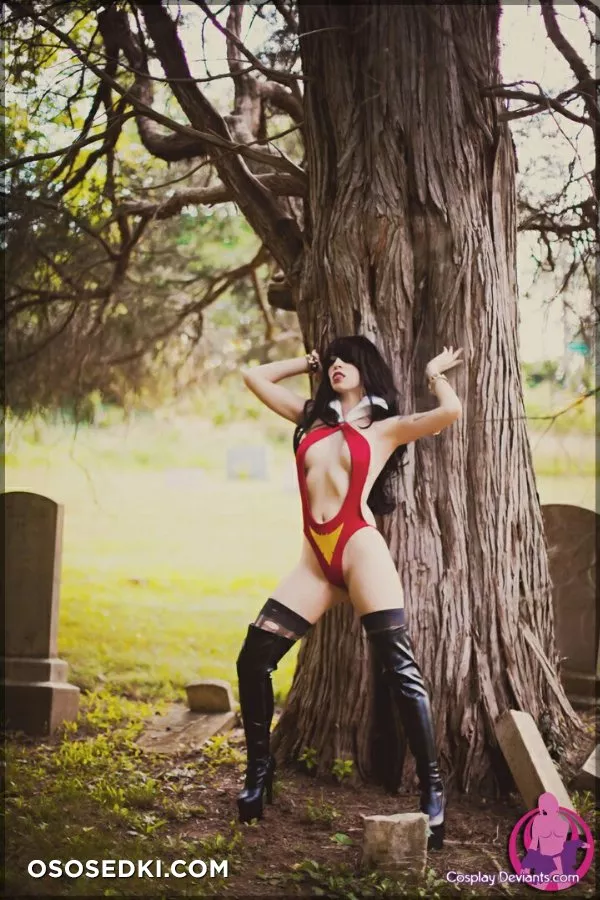 Vampirella (Comics)  - 2