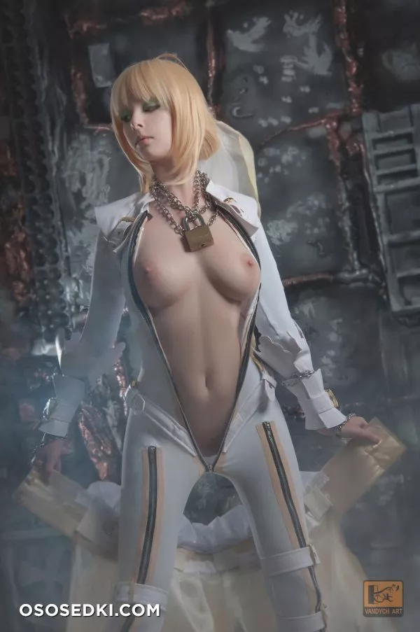 Helly Von Valentine - Saber - 2