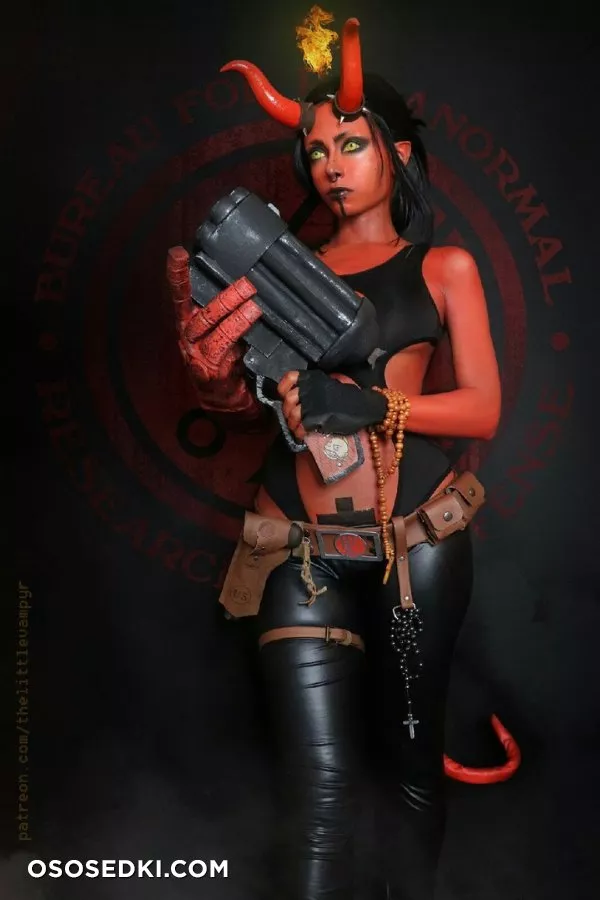 Hellboy / Hellgirl - The little Vampyr - 1