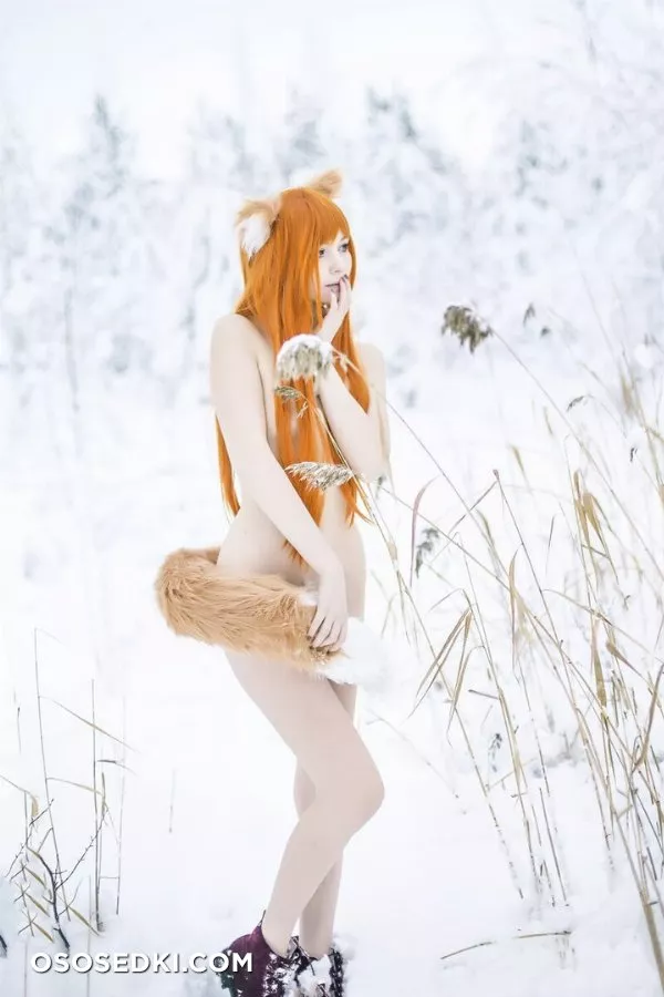 Tsuki Desu | Holo - 2
