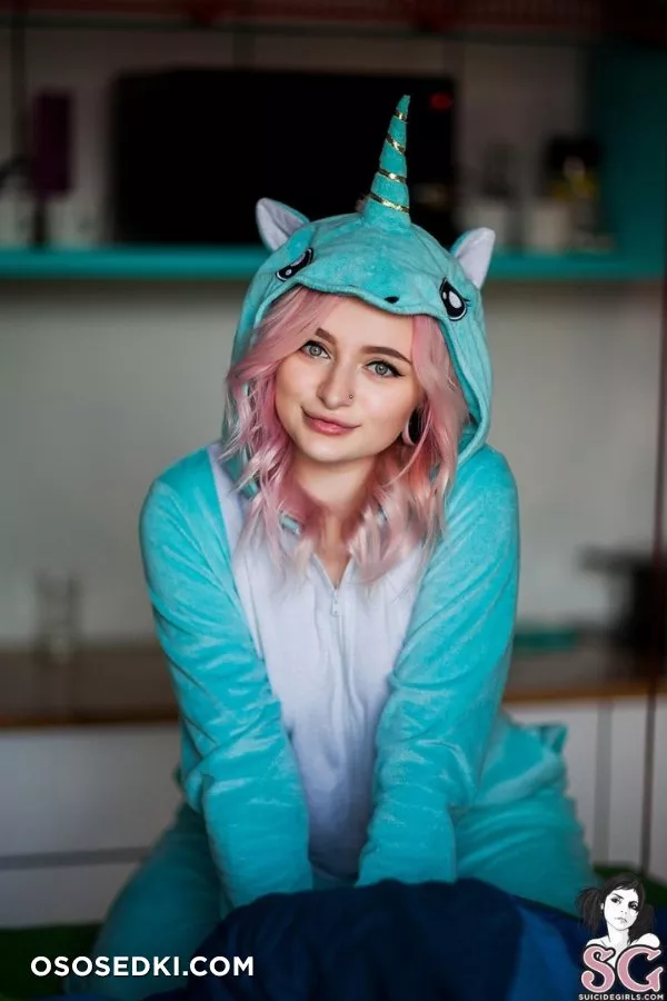 Flying Unicorn by Leah Meow - 2
