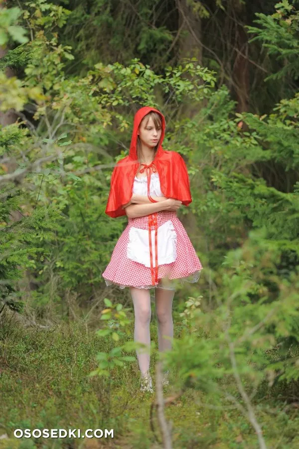 Beata Undine - Little Red Riding Hood Gets A Surprise (Латвия) - 2